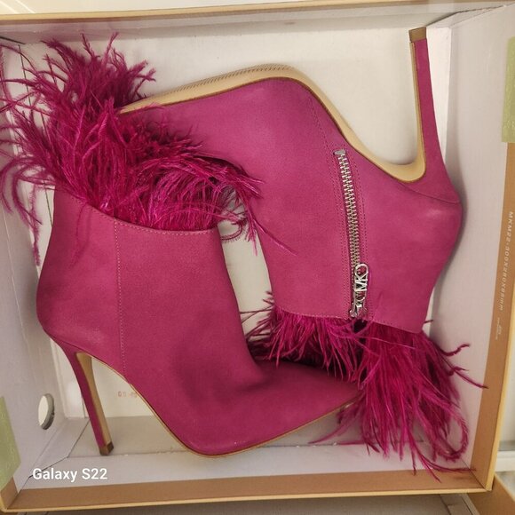 Michael Kors "Whitby" Fushia Booties. NIB. Size 5.5. Customer Return. - Picture 10 of 11